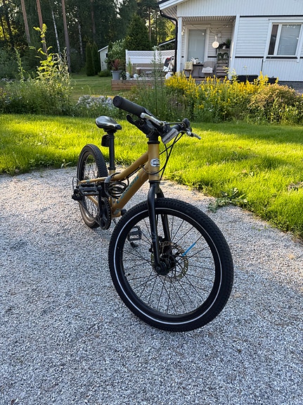 Crescent R80 20” – siistikuntoinen maastopyörä