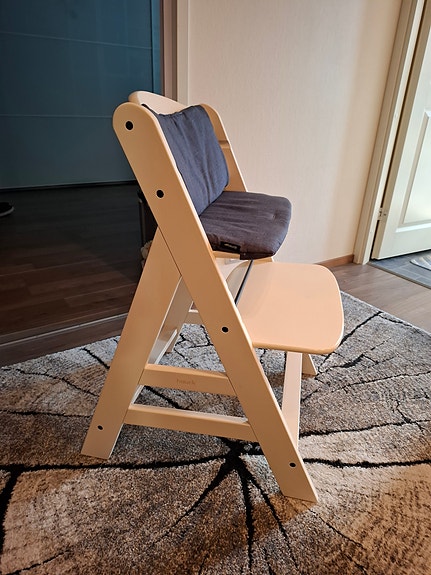 Lasten istuin/syöttötuoli