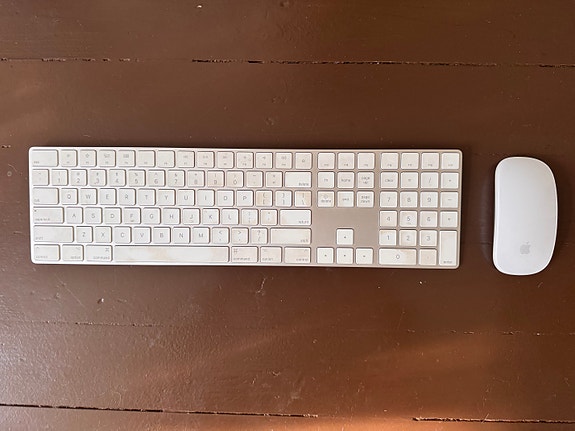 Apple Magic Keyboard & Magic Mouse