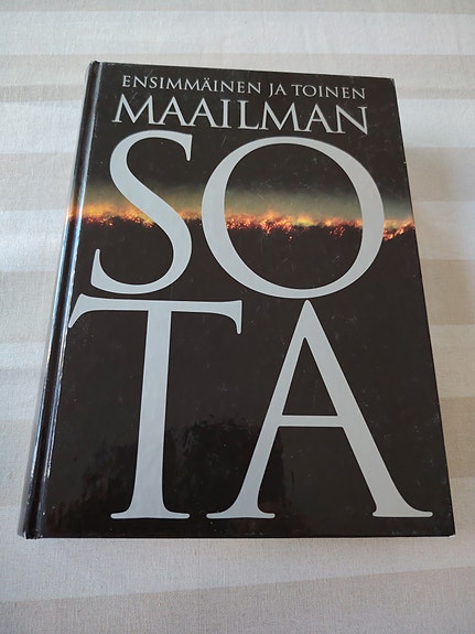 Karl Torbacke: Ensimmäinen ja toinen maailmansota - tietokirja