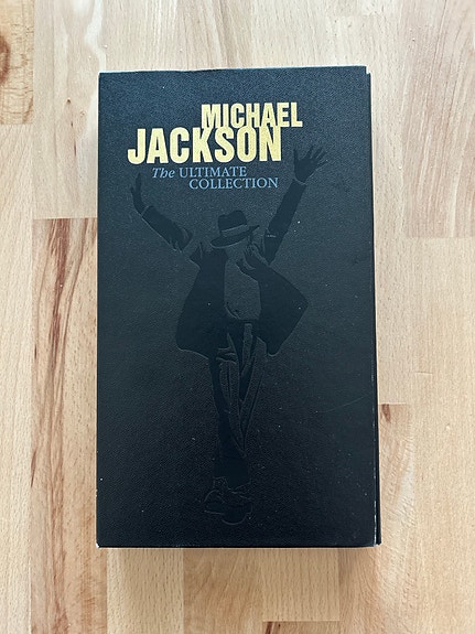 Michael Jackson – The Ultimate Collection (4 CD + DVD + kirja) – keräilyboksi