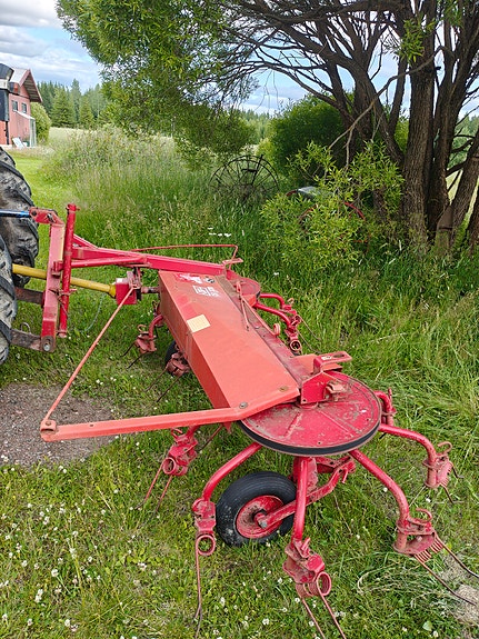 Myydään JF 320 Pöyhin