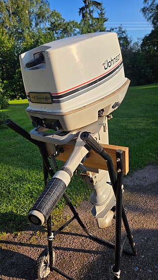 Johnson 20hv 2T käsikahvalla