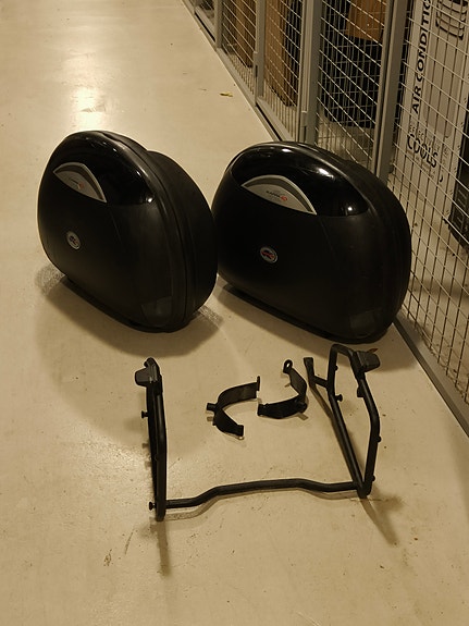Yamaha FZ6 sivulaukut telineillä, Kappa K40