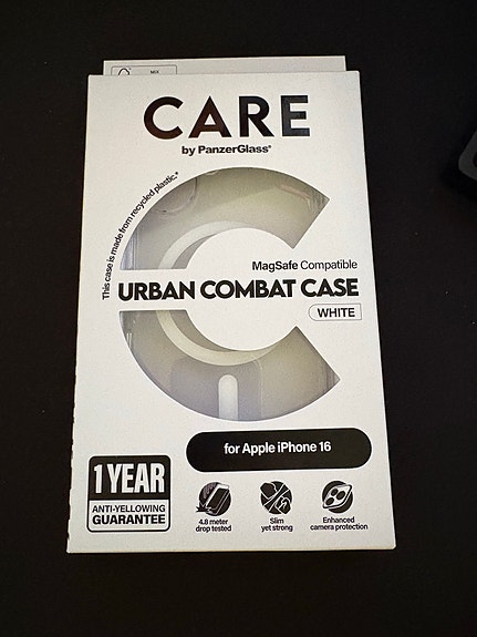 Apple iPhone 16 MagSafe -suojakuori PanzerGlass Urban Combat Case valkoinen