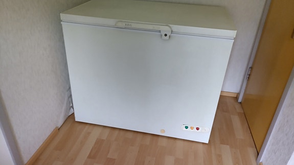 Arkkupakastin AEG 285 l valkoinen