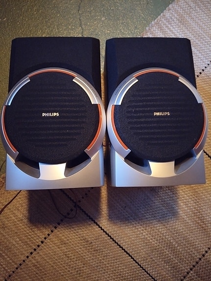 Philips kaiuttimet + Eltax subwoofer