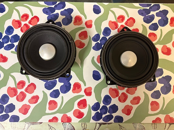 BMW F30 Harman Kardon OEM kaiuttimet