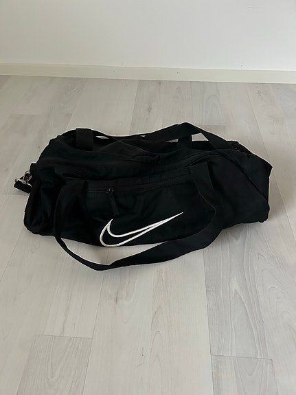 Nike treenilaukku