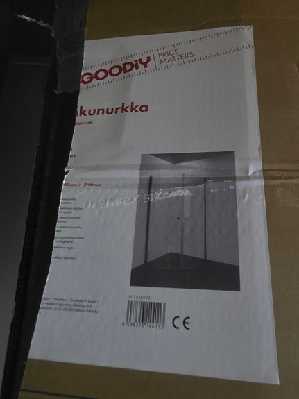 Goodiy suihkunurkka kaareva suihkuseinä