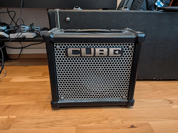 Roland Cube 10 Kitaravahvistin