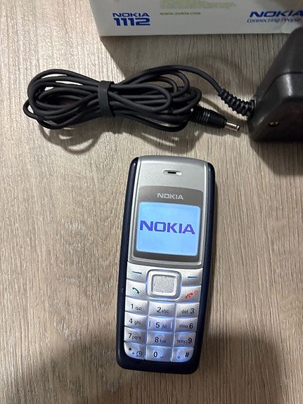 Nokia 1112 matkapuhelin