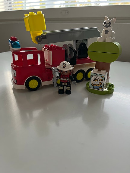 LEGO DUPLO paloauto ja poliisimoottoripyörät