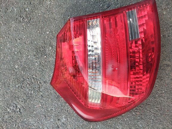 E87 BMW takavalo (vasemman puoleinen)