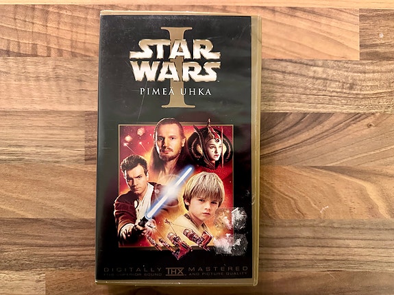 Star Wars VHS-kasetti Pimeä Uhka