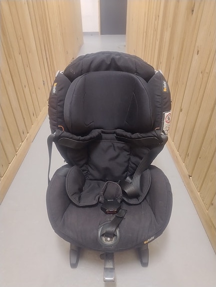 BeSafe iZi Combi turvaistuin 18 kg musta