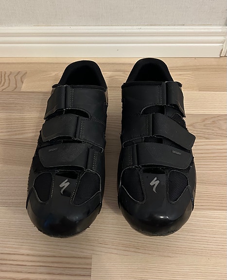 Specialized Sport maantiepyöräilykengät 46 + uudet Shimano SPD-SL -klossit