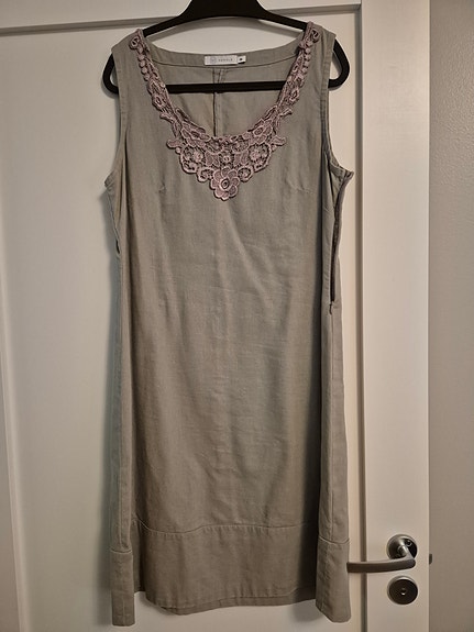 Beige mekko