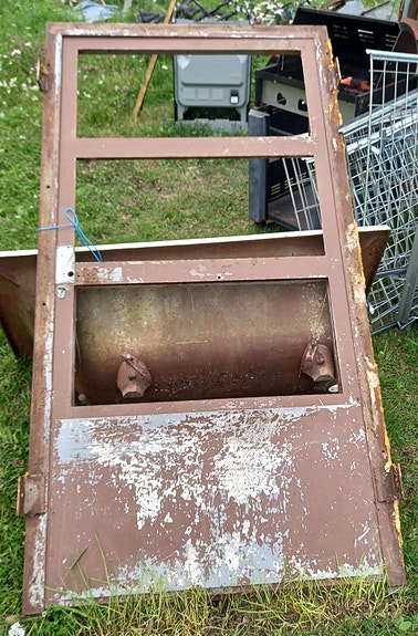 Oven karmi ja ovi aihio