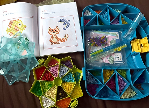 Aquabeads helmet ja kirja