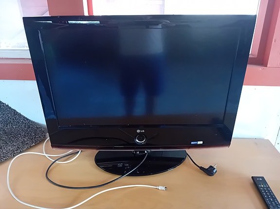 LG 32LH7000 32" LCD-televisio musta