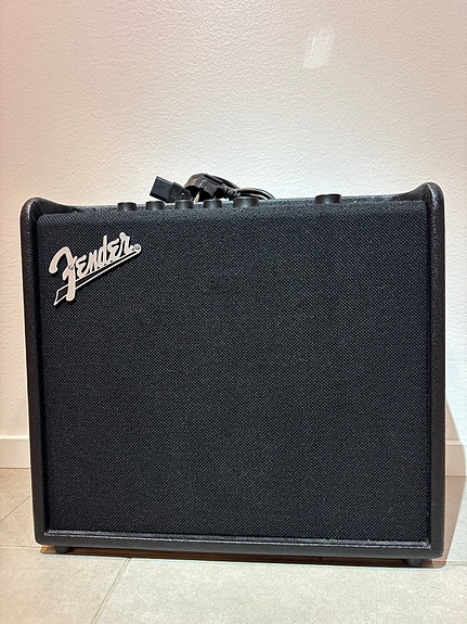 Fender Mustang LT25 kitaravahvistin