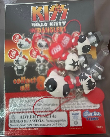 Hello Kitty KISS avaimenperä TOMY Gacha