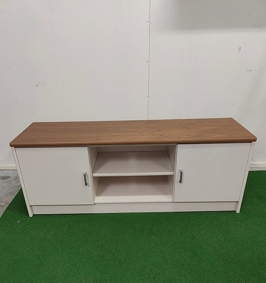 Laulumaa kaluste TV taso