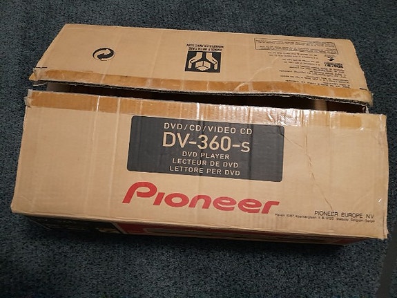 PELKKÄ LATTIKKO !  Pioneer DV-360-s DVD Player box
