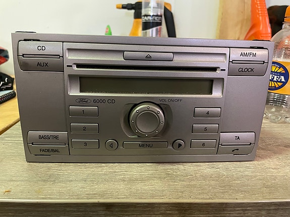 Ford 6000 CD - autosoitin / autoradio