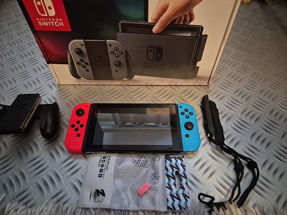 Nintendo Switch - versio 1