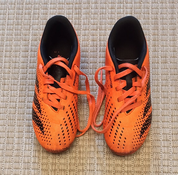 Lasten jalkapallokengät Adidas Predator 32