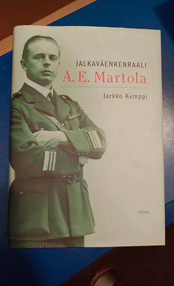 Jarkko Kemppi – Jalkaväenkenraali A. E. Martola kirja