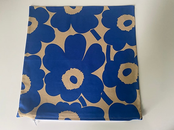 Beige-sininen Unikko koristetyynynpäällinen