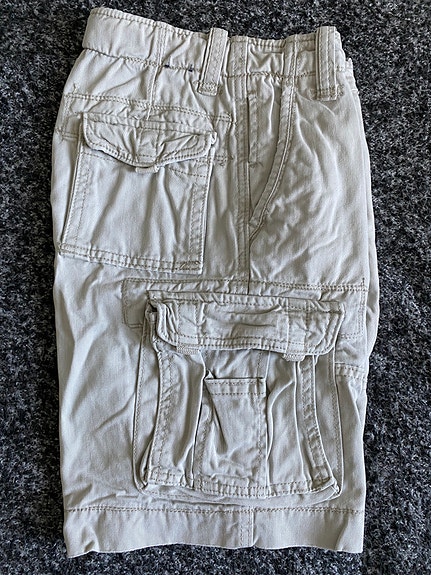 Gap cargo shortsit