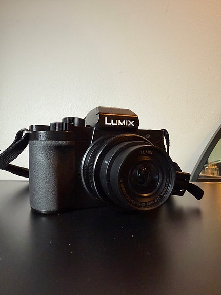 Panasonic Lumix G100D digitaalinen kamera musta