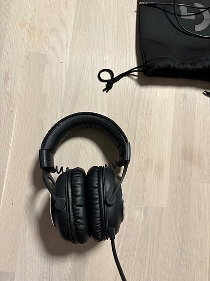 Logitech kuulokkeet