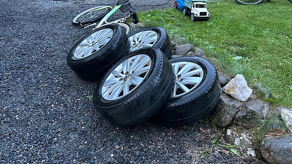 5x112 16" hyväkuntoiset Vw:n vanteet sekä loppuunajetut kumit