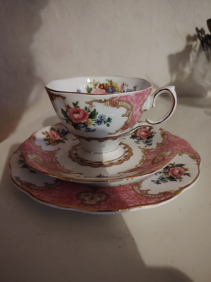 Royal Albert lady Carlyle