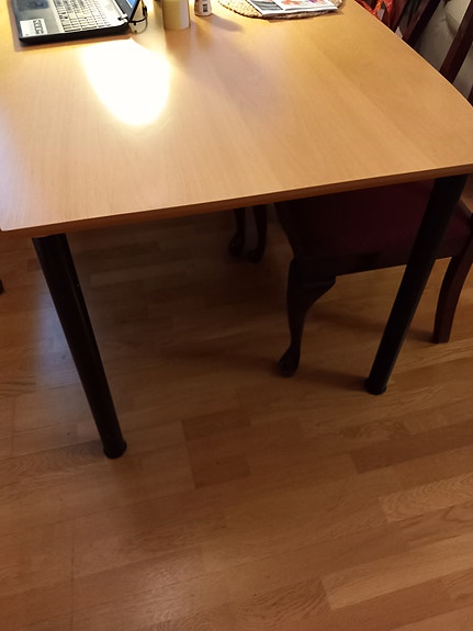 pöydän kansilevy  laskin hintaa.