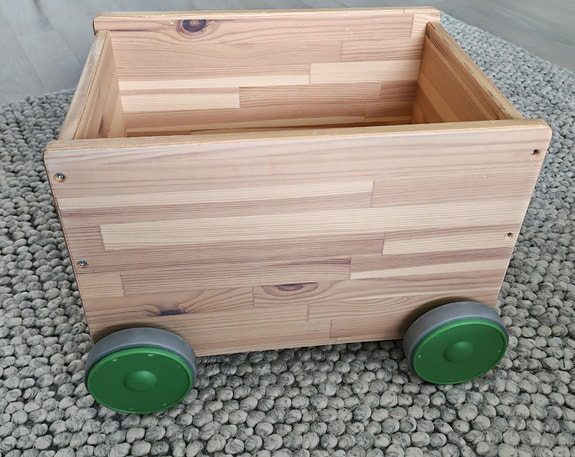 IKEA puinen lelulaatikko pyörillä