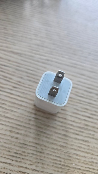 Apple 5W USB-laturi (US-pistoke) Alkuperäinen
