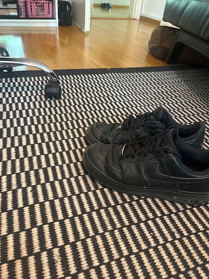 Nike mustat lenkkarit koko 42