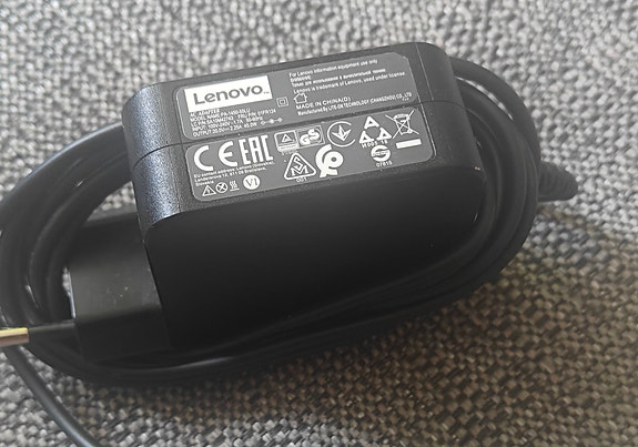 Lenovo laturi