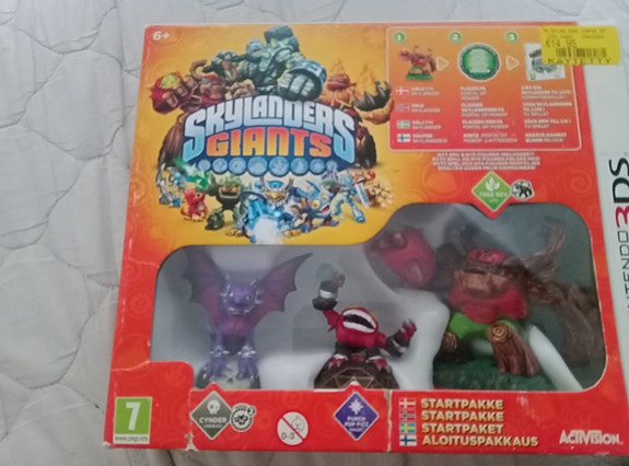 Nintendon 3DS Skylanders peli paketti