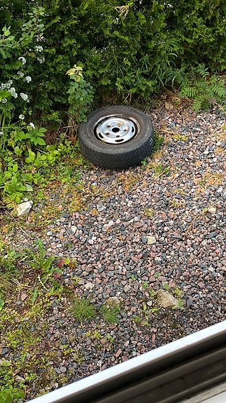 Pakettiauton kitkarengas