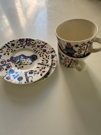 Iittala taika kahvikupit ja lautaset
