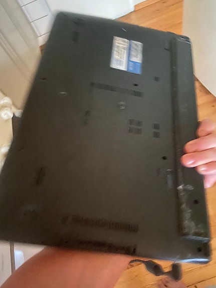 Asus kannettava tietokone musta