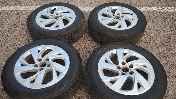 Peugeot 508 alumiinivanteet 16", 205/60r16 m+s