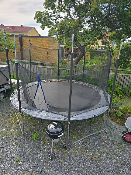 Trampoliini 4m halvalla pois edestä